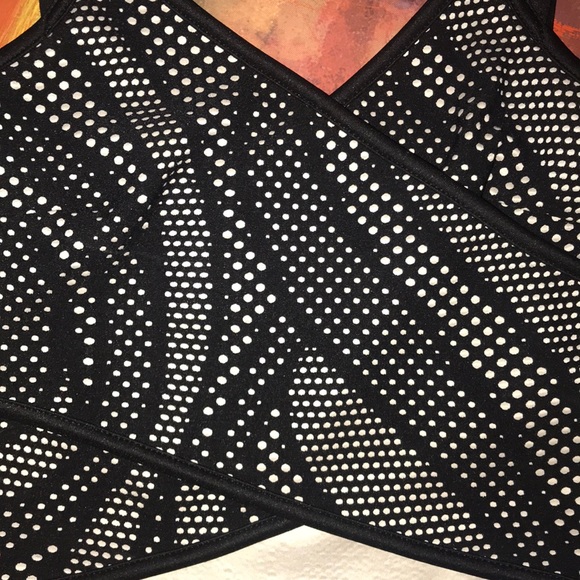 Dulce Carola | Spotted Cropped Tank Top - Picture 4 of 5